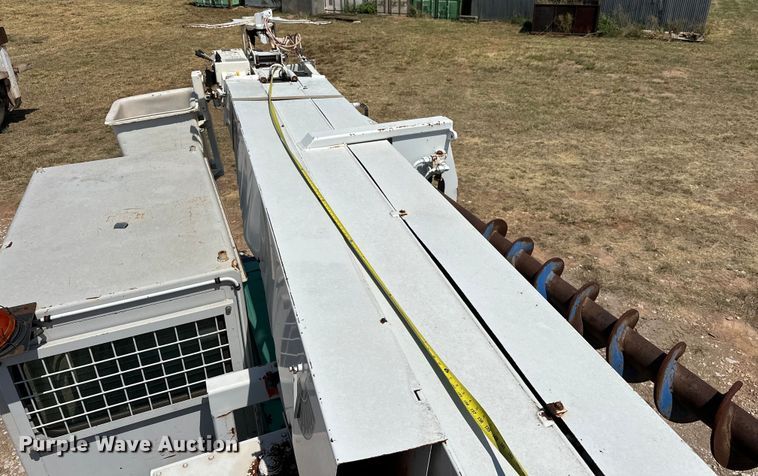 image for item EJ8914 IHI IC50 track carrier with digger derrick 