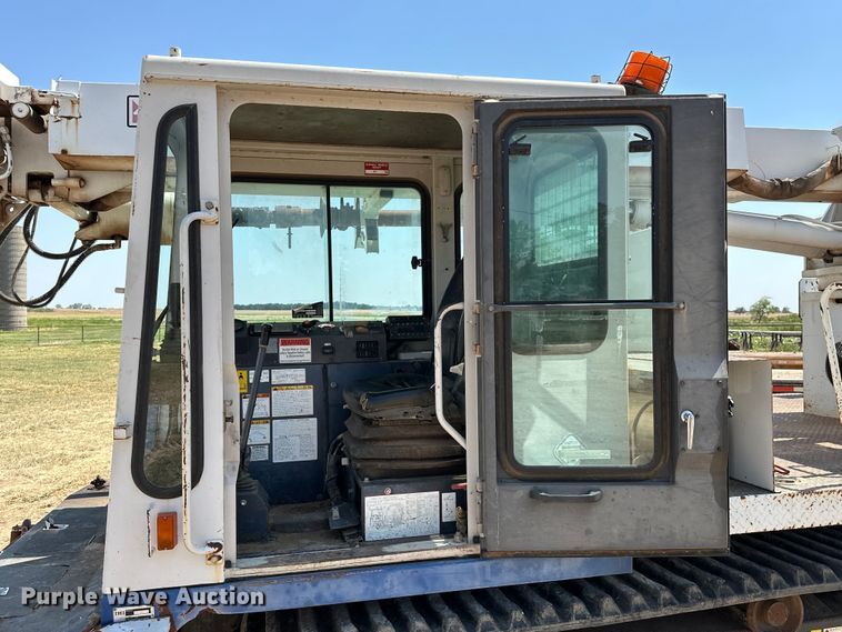 image for item EJ8914 IHI IC50 track carrier with digger derrick 