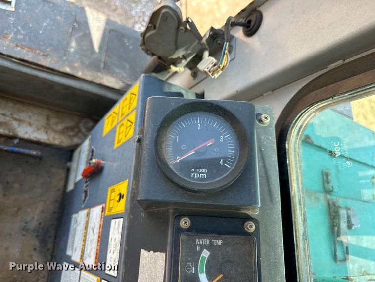 image for item EJ8914 IHI IC50 track carrier with digger derrick 