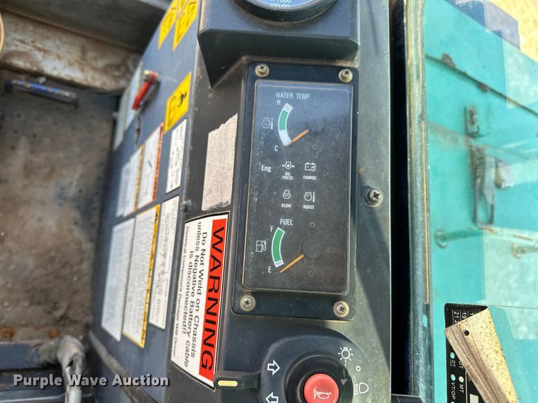 image for item EJ8914 IHI IC50 track carrier with digger derrick 