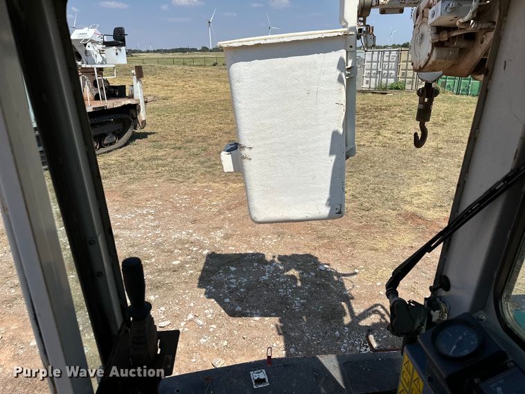 image for item EJ8914 IHI IC50 track carrier with digger derrick 