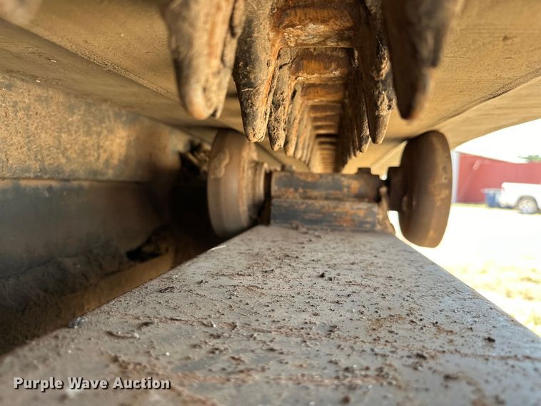 image for item EJ8914 IHI IC50 track carrier with digger derrick 