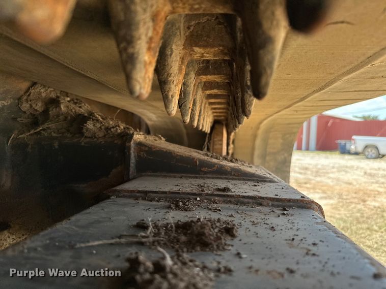 image for item EJ8914 IHI IC50 track carrier with digger derrick 