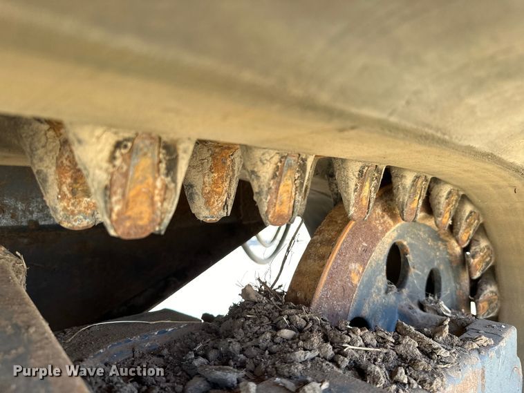 image for item EJ8914 IHI IC50 track carrier with digger derrick 