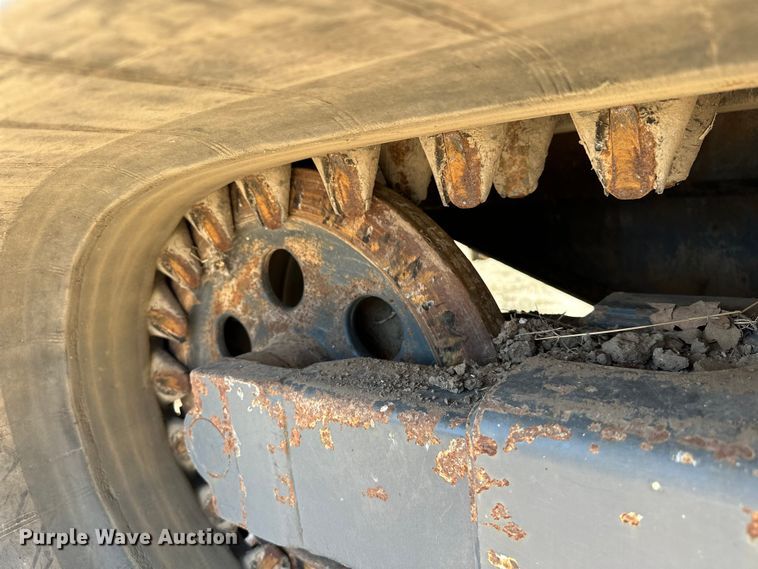 image for item EJ8914 IHI IC50 track carrier with digger derrick 