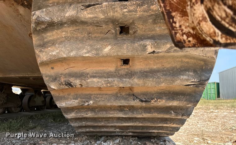 image for item EJ8914 IHI IC50 track carrier with digger derrick 