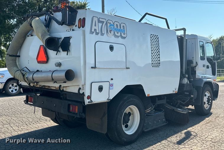 image for item EJ8931 2008 GMC  T7500 street sweeper truck