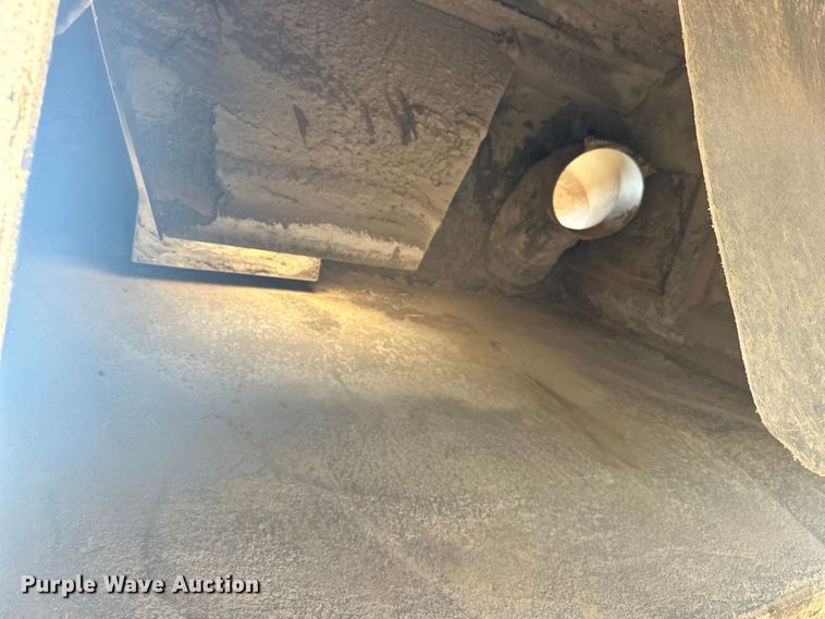 image for item EJ8931 2008 GMC  T7500 street sweeper truck