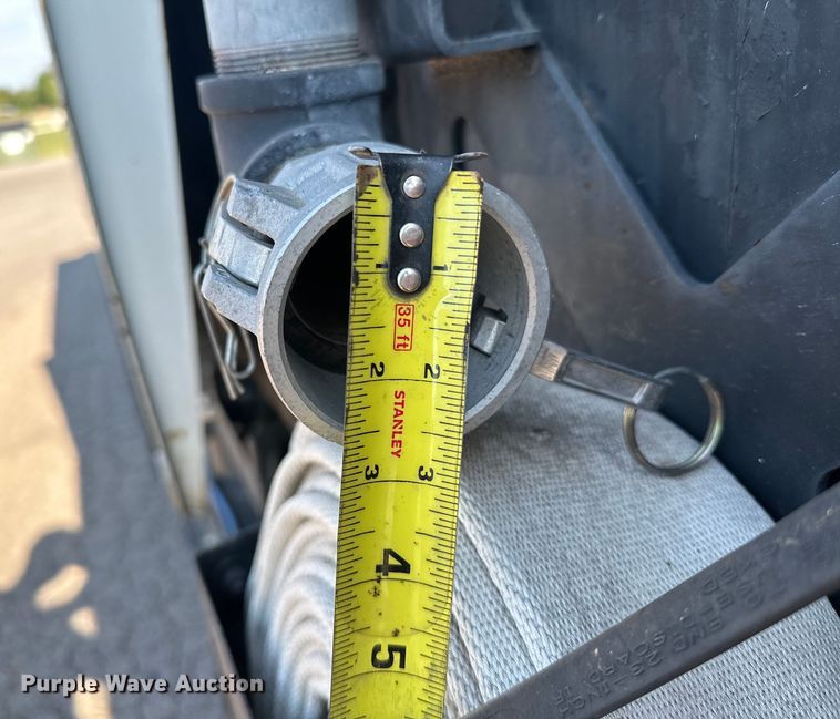 image for item EJ8931 2008 GMC  T7500 street sweeper truck