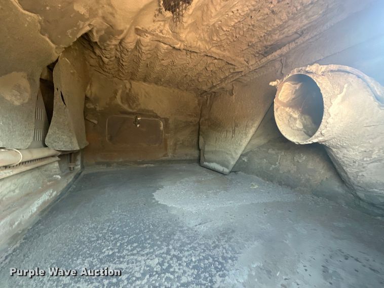 image for item EJ8931 2008 GMC  T7500 street sweeper truck