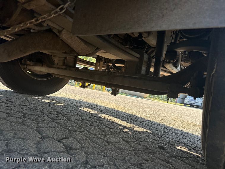 image for item EJ8931 2008 GMC  T7500 street sweeper truck