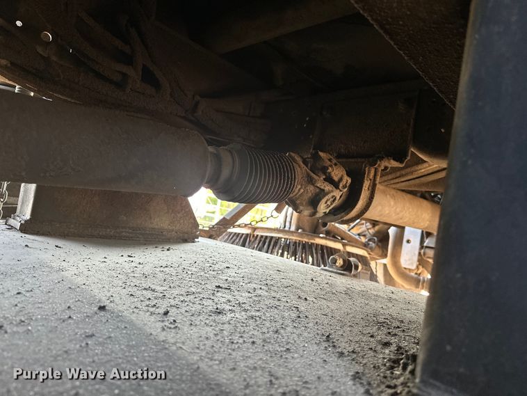 image for item EJ8931 2008 GMC  T7500 street sweeper truck