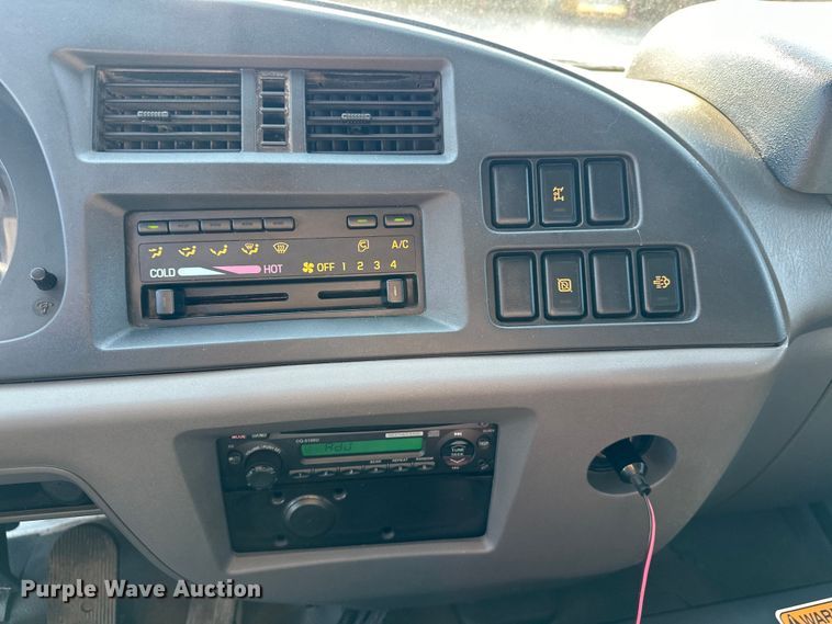 image for item EJ8931 2008 GMC  T7500 street sweeper truck