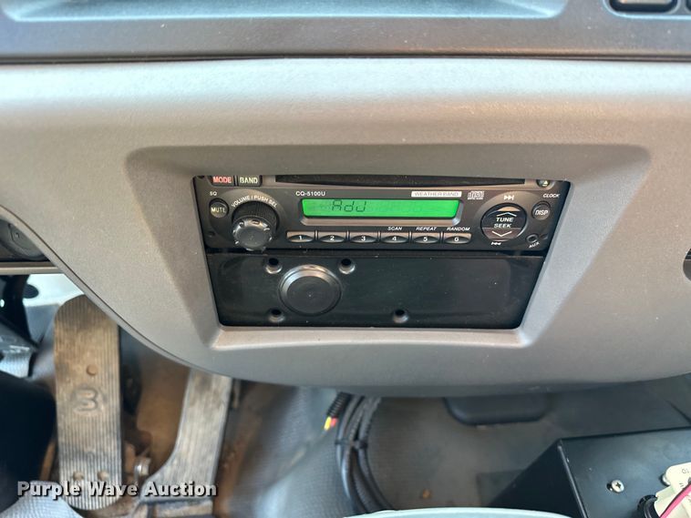 image for item EJ8931 2008 GMC  T7500 street sweeper truck