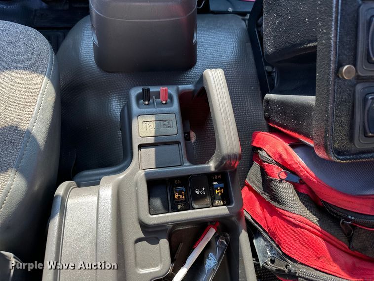 image for item EJ8931 2008 GMC  T7500 street sweeper truck