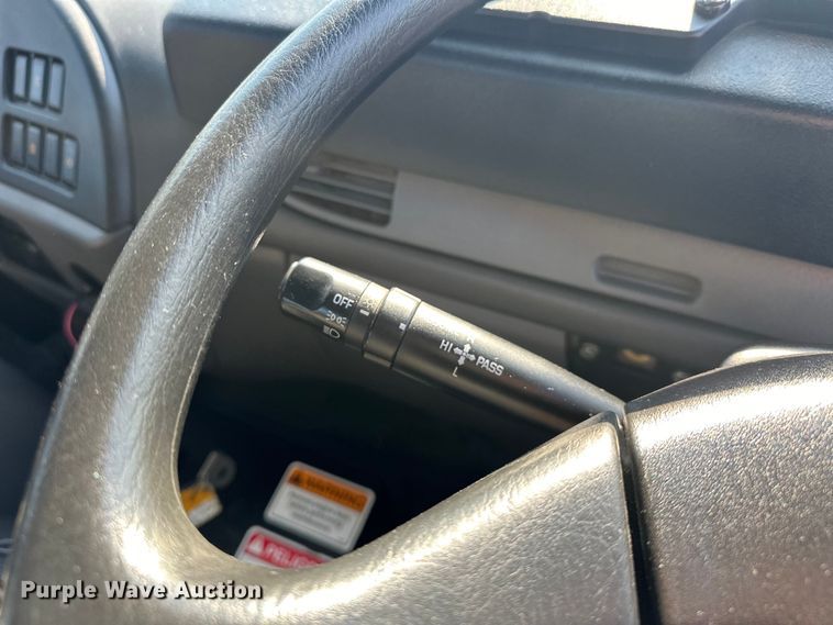 image for item EJ8931 2008 GMC  T7500 street sweeper truck