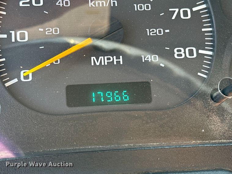 image for item EJ8931 2008 GMC  T7500 street sweeper truck