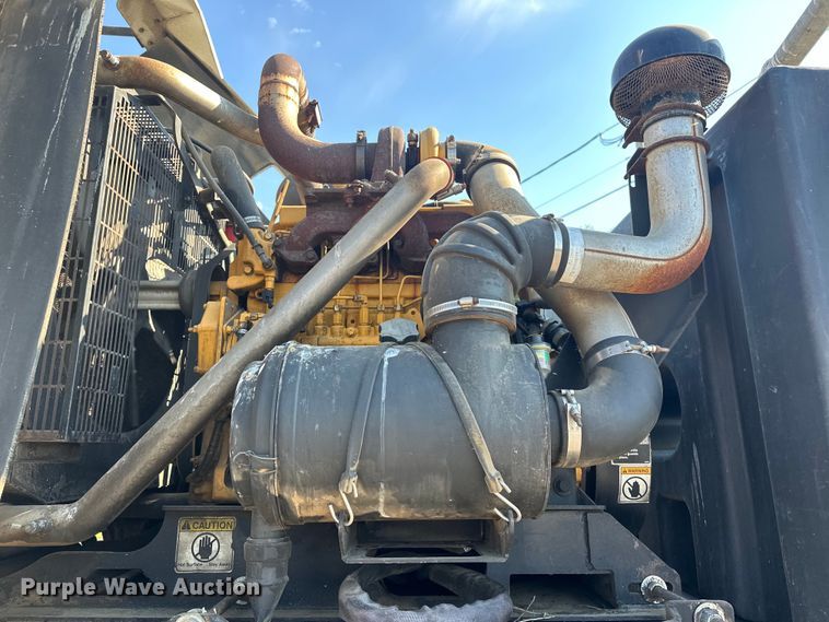 image for item EJ8931 2008 GMC  T7500 street sweeper truck