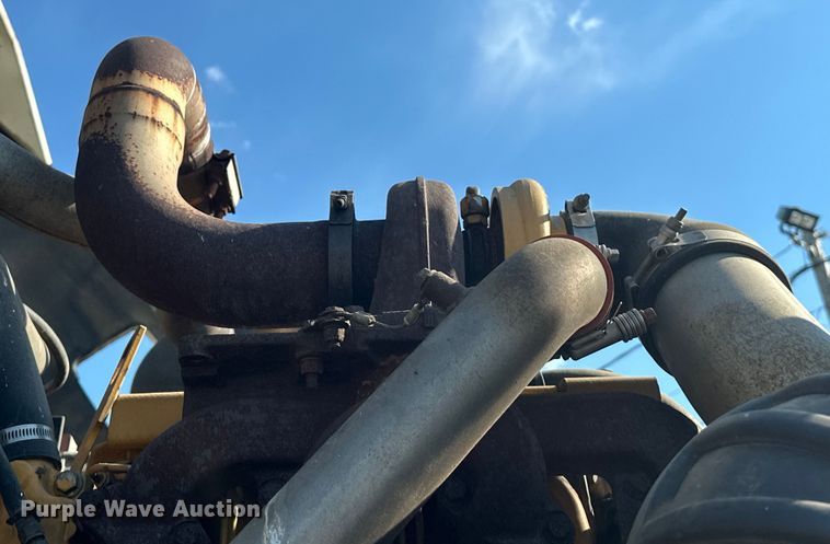 image for item EJ8931 2008 GMC  T7500 street sweeper truck