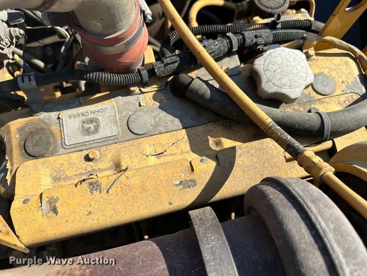 image for item EJ8931 2008 GMC  T7500 street sweeper truck