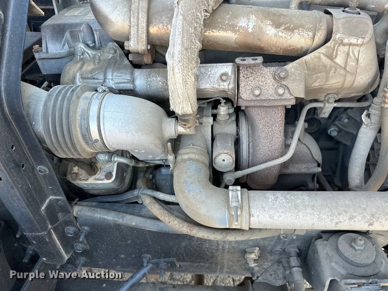 image for item EJ8931 2008 GMC  T7500 street sweeper truck