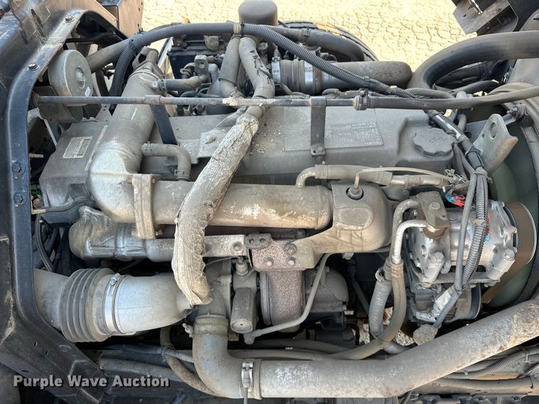 image for item EJ8931 2008 GMC  T7500 street sweeper truck