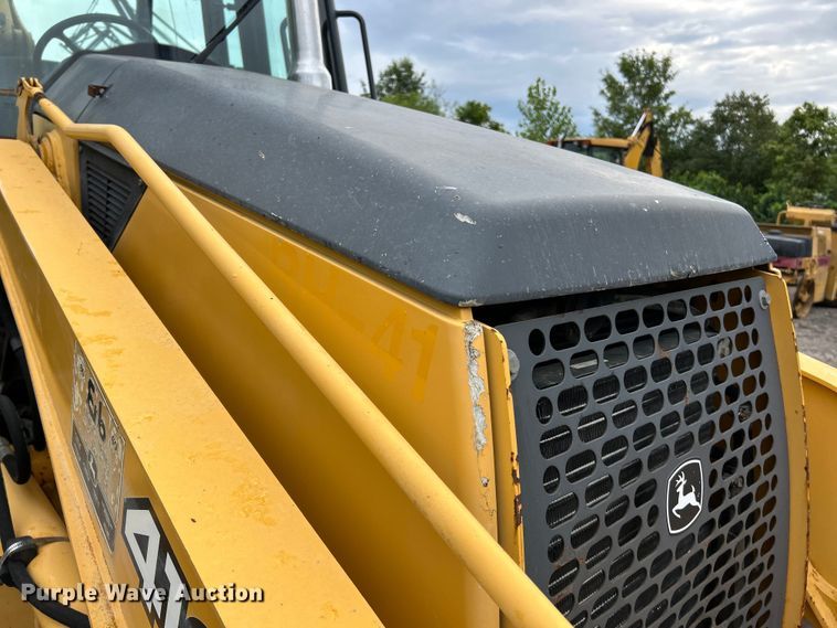 image for item EK3035 2005 John Deere  410G backhoe