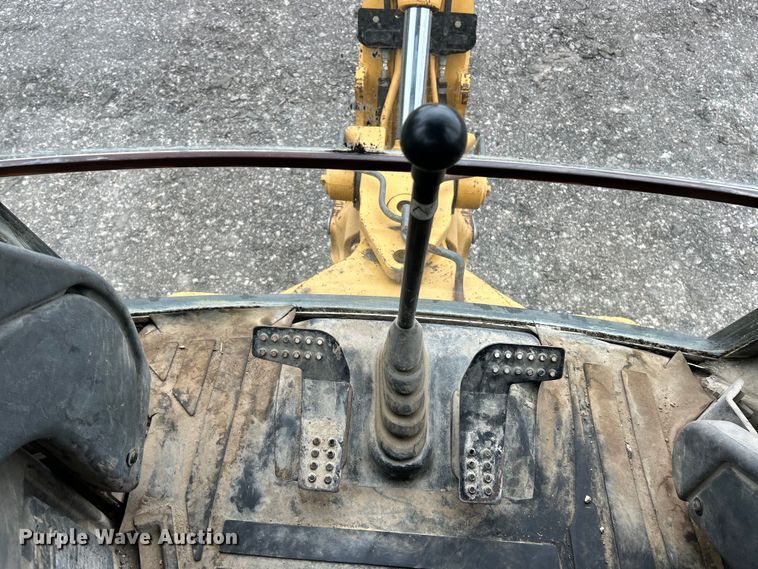 image for item EK3035 2005 John Deere  410G backhoe