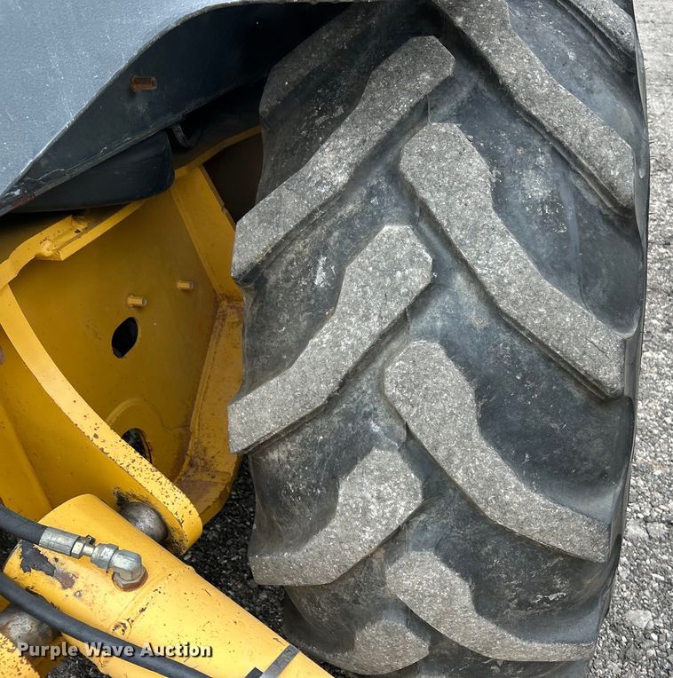 image for item EK3035 2005 John Deere  410G backhoe