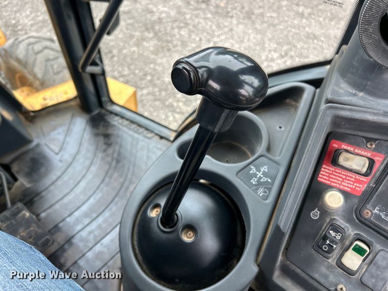 image for item EK3036 2003 John Deere  410G backhoe