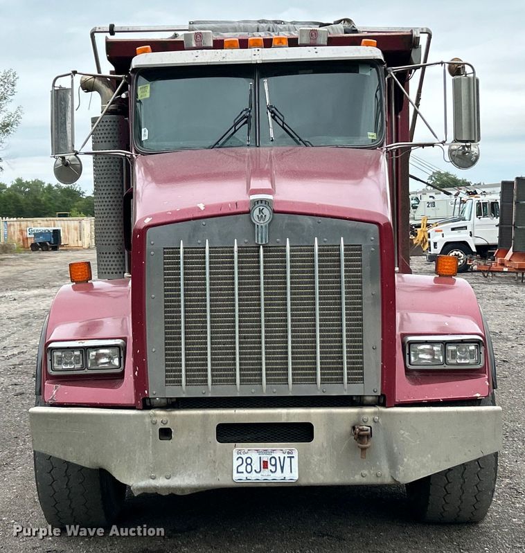 image for item EK3039 2000 Kenworth T800 dump truck