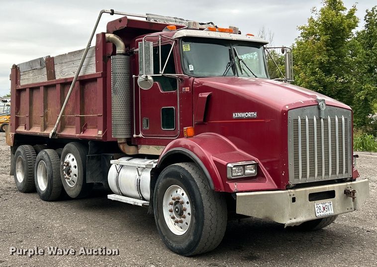 image for item EK3039 2000 Kenworth T800 dump truck