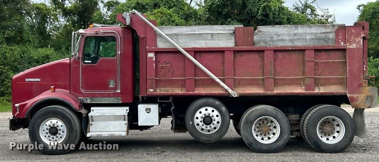 image for item EK3039 2000 Kenworth T800 dump truck
