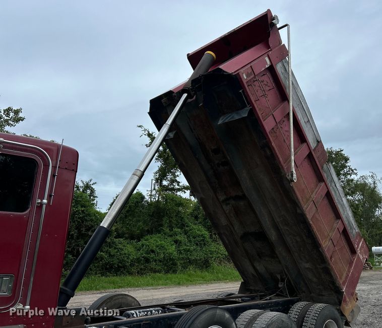 image for item EK3039 2000 Kenworth T800 dump truck