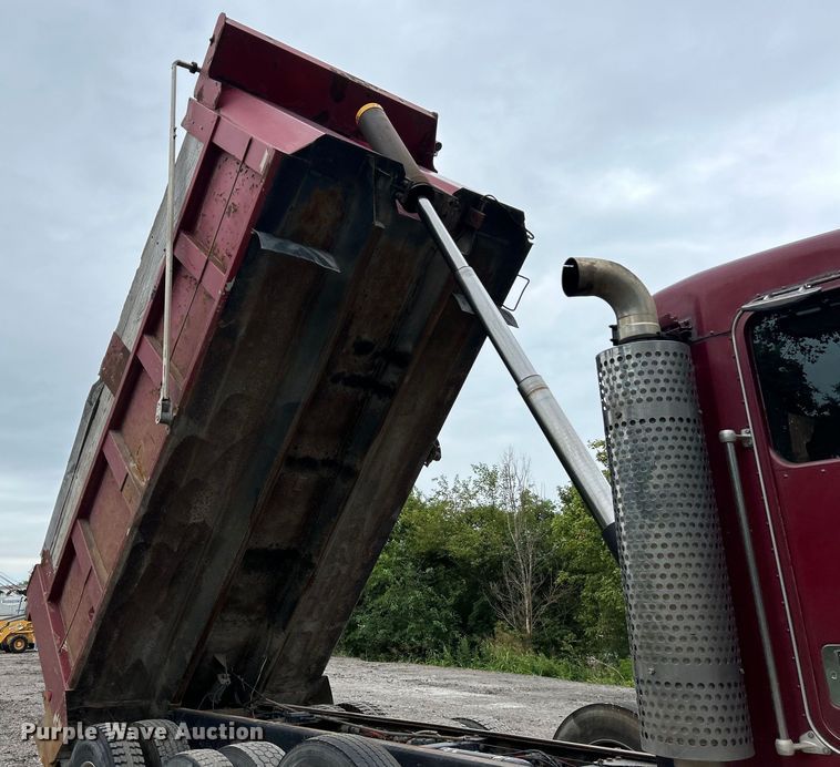 image for item EK3039 2000 Kenworth T800 dump truck