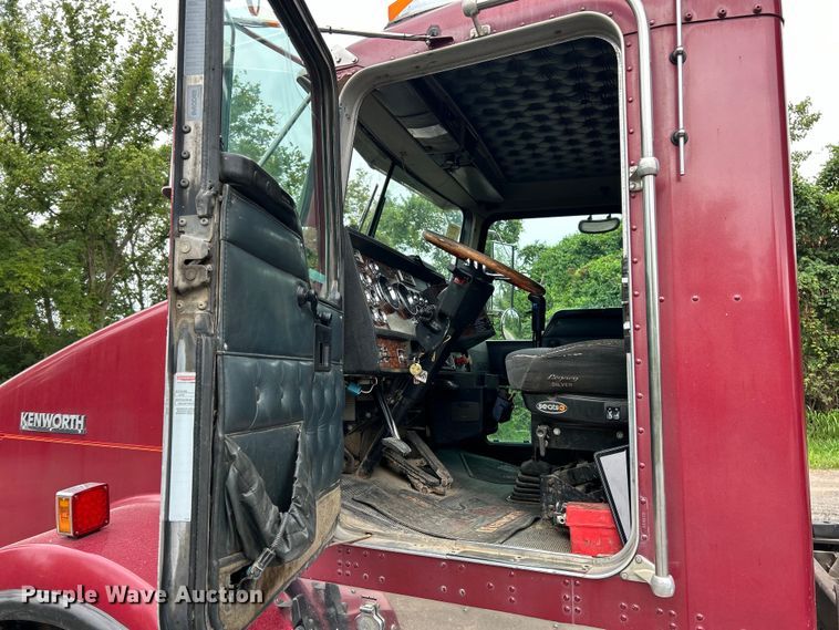 image for item EK3039 2000 Kenworth T800 dump truck