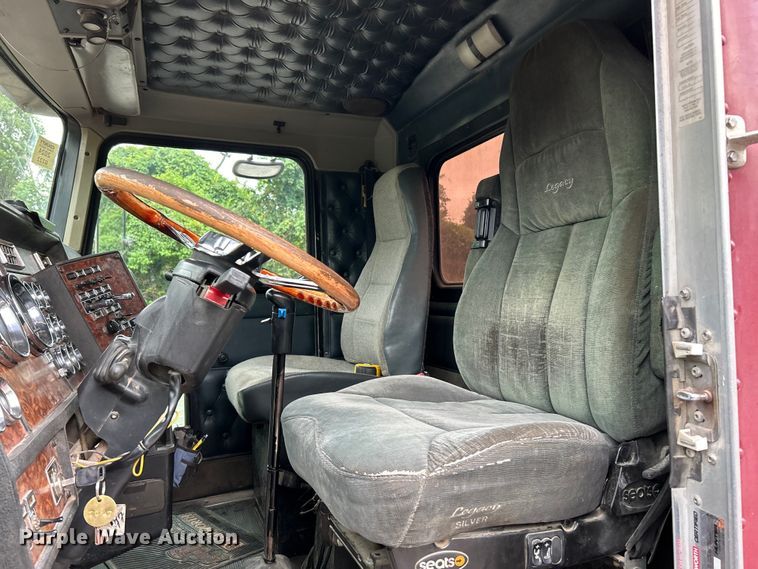 image for item EK3039 2000 Kenworth T800 dump truck