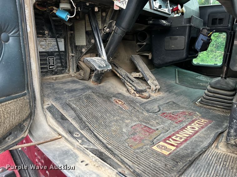 image for item EK3039 2000 Kenworth T800 dump truck