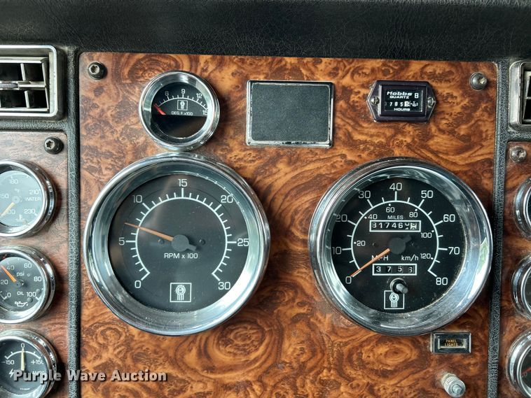 image for item EK3039 2000 Kenworth T800 dump truck