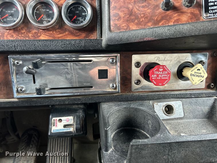 image for item EK3039 2000 Kenworth T800 dump truck