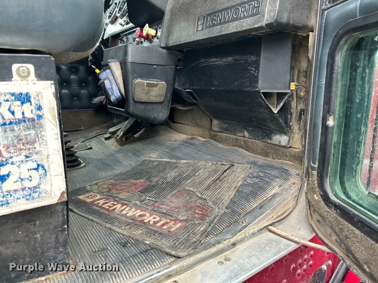 image for item EK3039 2000 Kenworth T800 dump truck