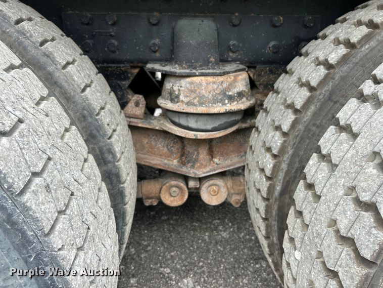 image for item EK3039 2000 Kenworth T800 dump truck