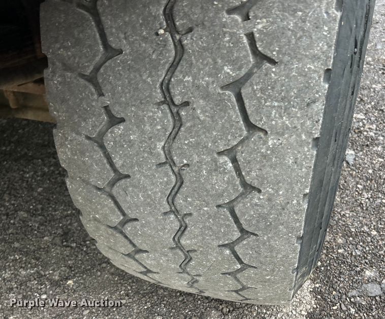 image for item EK3039 2000 Kenworth T800 dump truck