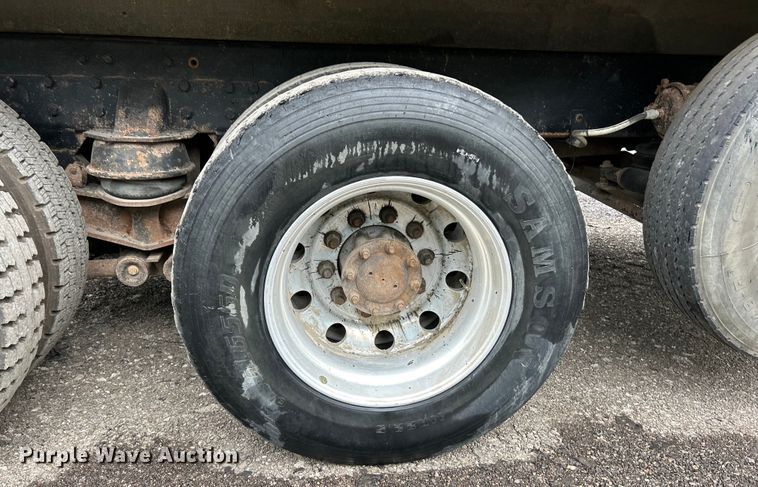 image for item EK3039 2000 Kenworth T800 dump truck