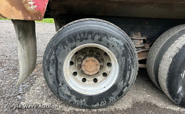 image for item EK3039 2000 Kenworth T800 dump truck