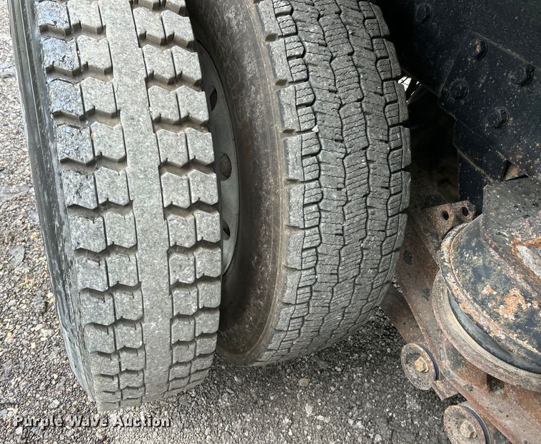 image for item EK3039 2000 Kenworth T800 dump truck