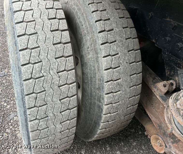 image for item EK3039 2000 Kenworth T800 dump truck