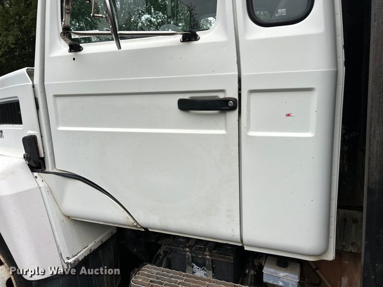 image for item EK3040 1998 Mack CS200P flatbed truck