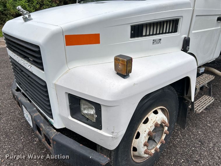 image for item EK3040 1998 Mack CS200P flatbed truck