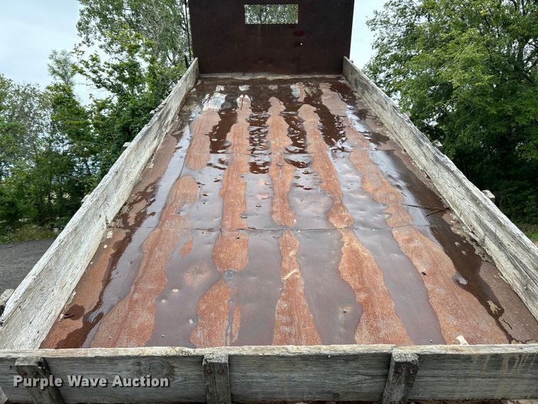 image for item EK3040 1998 Mack CS200P flatbed truck